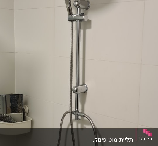 מערכת מקלחת עם ראש גשם וברזים